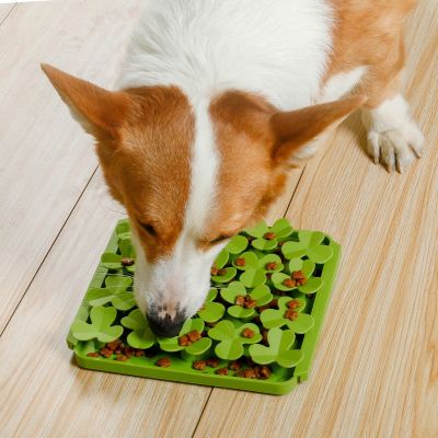 Tall Tails Clover Foraging Mat